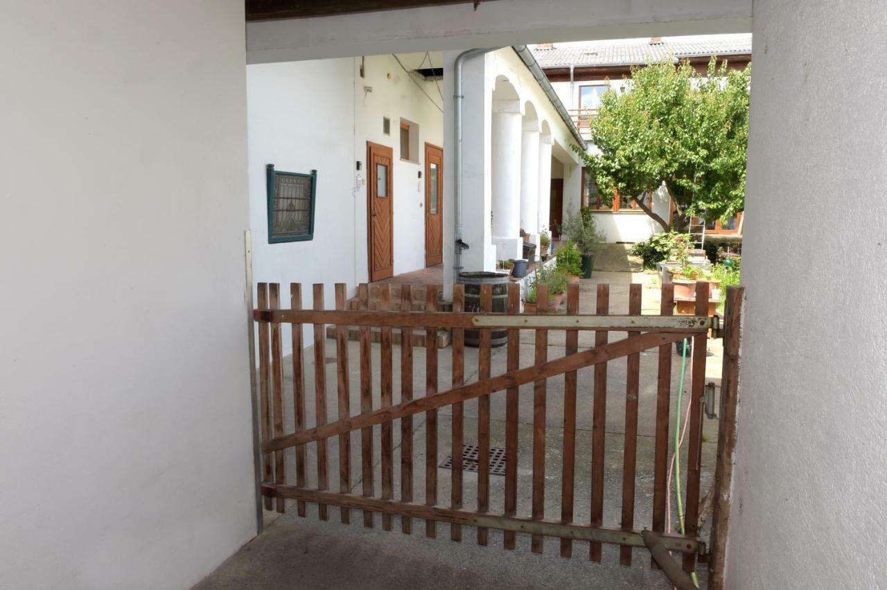 Hotel Weingut Martinshof Sankt Ulrich  Exterior foto